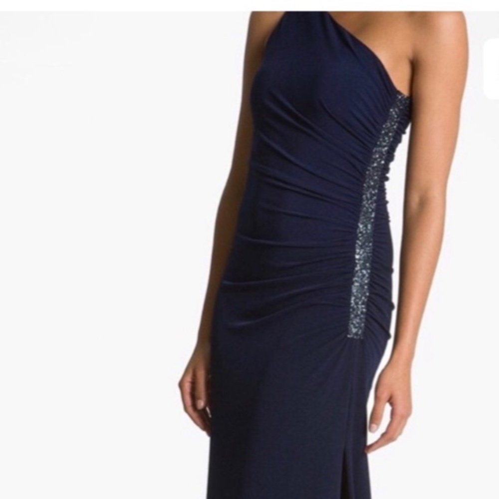 Laundry by Shelli Segal navy blue gown